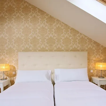 Numa Flow Aparthotel 4*
