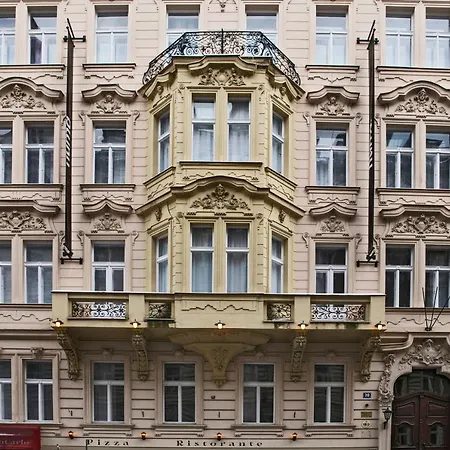 Numa Flow Aparthotel
