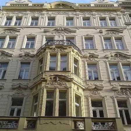 Numa Flow Aparthotel