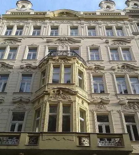 Numa Flow Aparthotel