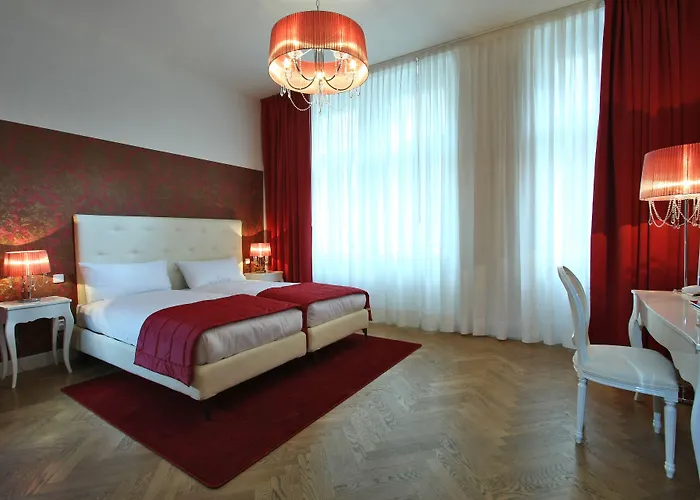 Numa Flow Aparthotel 4*