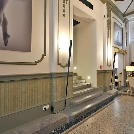 アパートホテル Numa Flow 4*