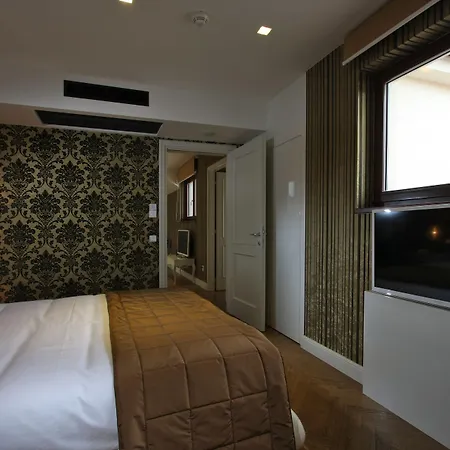 アパートホテル Numa Flow 4*